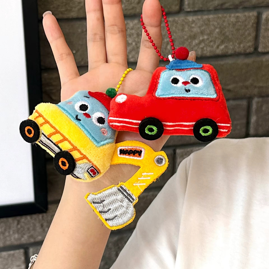 Cartoon Plüsch Bagger Kran Auto Anhänger, Unisex - Bild 2