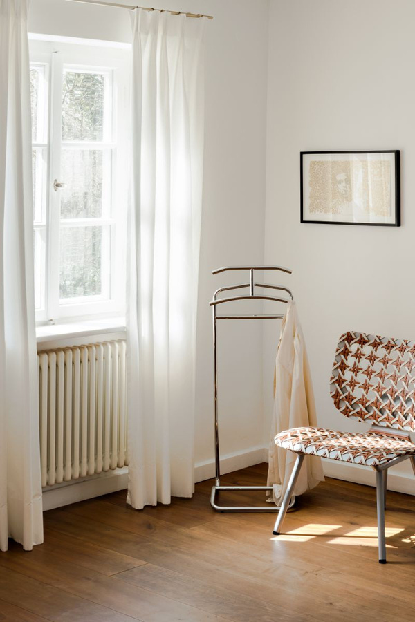 ClassiCon Mandu Stummer Diener Valet Stand aus Stahlrohr in Silber im Art déco Design - Bild 2