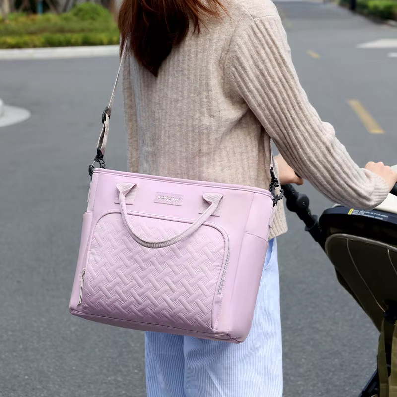 INS Premium Wickeltasche als multifunktionale Thermo-Reisetasche für Babys und Mamas in Schwarz oder Pink - Bild 2