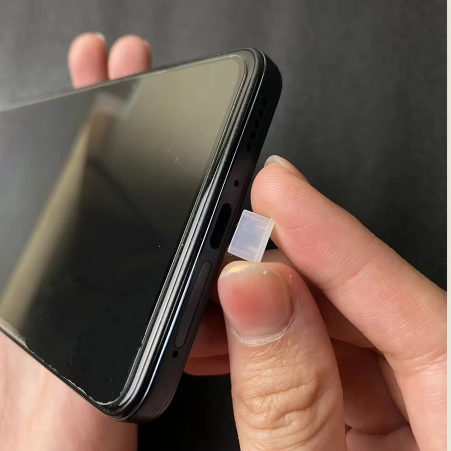 vvocci USB-C Staubschutzkappen aus Silikon in Schwarz - Bild 3