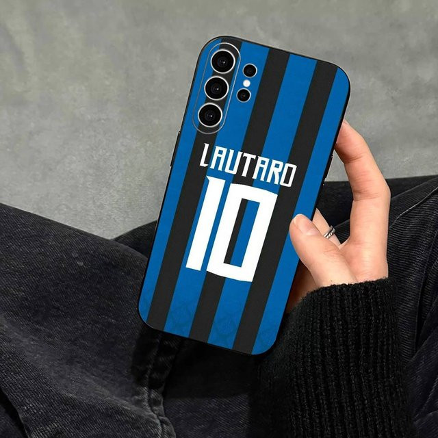 Lautaro Martinez Handyhülle für Samsung Galaxy S21 FE in Schwarz - Bild 1