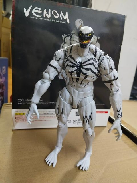 Marvel Venom Actionfigur, Geflügelte, bewegliche Gelenke - Bild 1