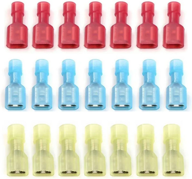 Nylon-isoliertes Flachstecker-Set FDFN1.25-250 aus Messing in Gold und Rot für 22–10 AWG Kfz-Geräteverkabelung, 20/50 Stück - Bild 1
