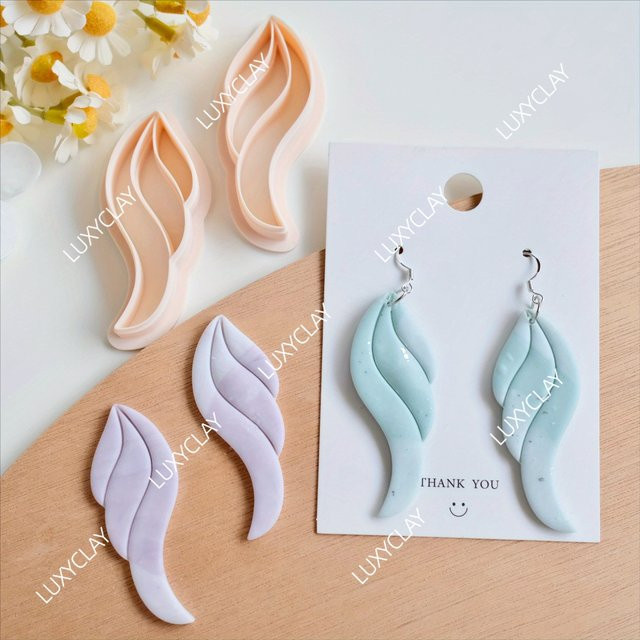 2 Stück Engelsflügel-Ausstechformen aus Kunststoff für Polymer Clay zur Herstellung von DIY-Schmuck in Multicolour - Bild 1
