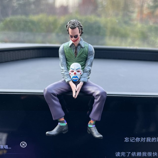 Bandai Joker Heath Ledger Figur als Dachdekoration und Auto Anhänger, Höhe: 10 cm - Bild 1