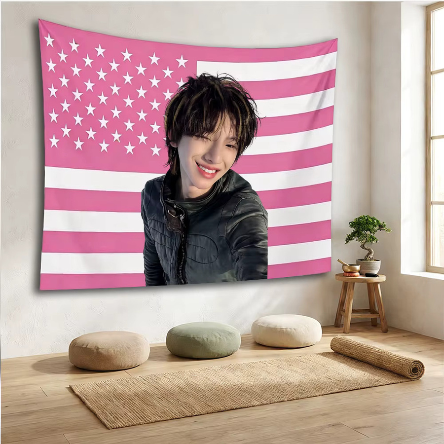 CORTIS JUHOON Idol-Wandteppich in Rosa mit amerikanischer Flagge und Sternen, rechteckiger Wandbehang für dein Schlafzimmer oder deinen Schlafsaal, Breite: 60 cm, Höhe: 40 cm - Bild 3