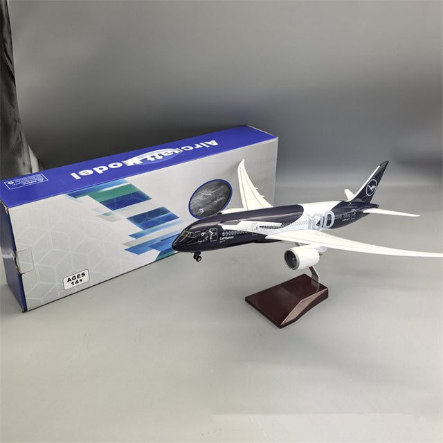 ZOCO Lufthansa B787 Airways 100. Jubiläums-Gedenkmodell, Modellflugzeug, 1:130, mit LED-Beleuchtung, ab 14 Jahren - Bild 1
