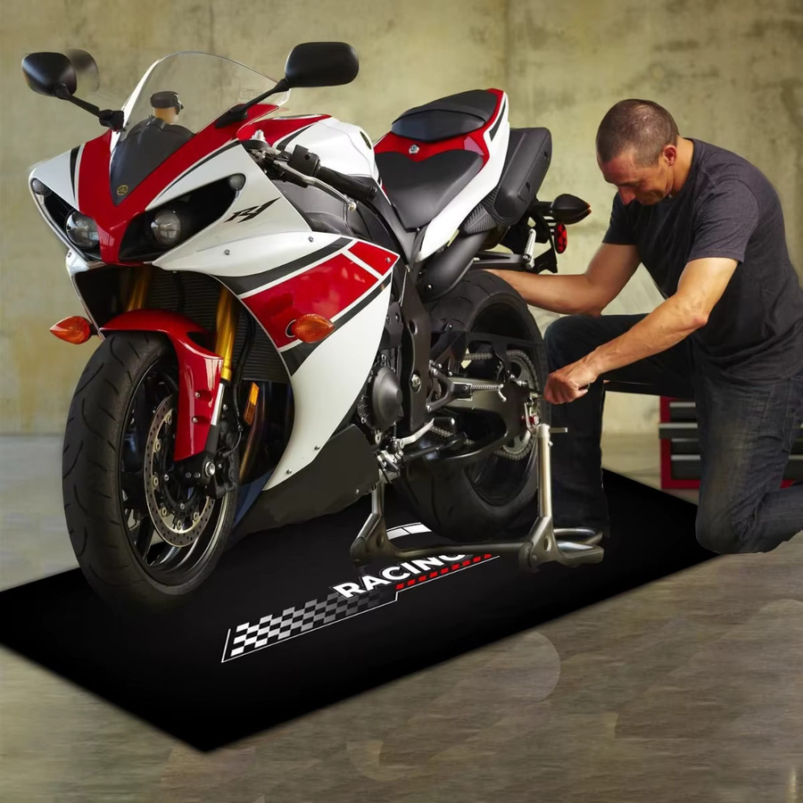 VIKAMA Motorradmatte im Racing-Design, rutschfeste und ölabsorbierende Garagenmatte in Schwarz - Bild 3