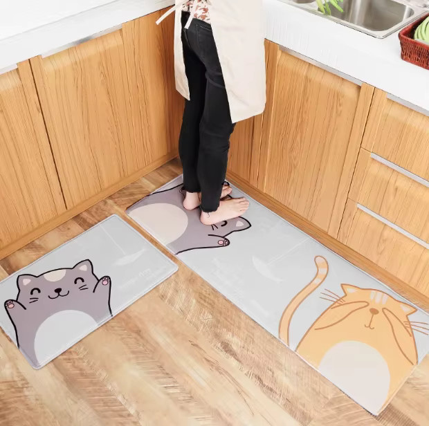VIKAMA Cartoon-Katzen-Teppich, rutschfeste und wasserabsorbierende Bodenmatte für Badezimmer und Eingangsbereich, Mehrfarbig, B/T: 60 x 40 cm - Bild 1