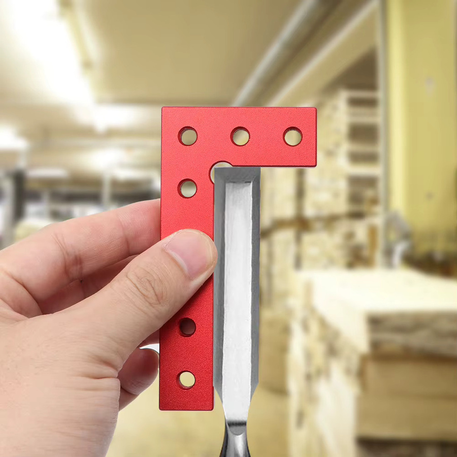 Quadratisches Mini-Lineal aus Aluminium in Rot für 90 Grad Markierungen und Holzbearbeitung mit metrischer und imperialer Skala - Bild 6