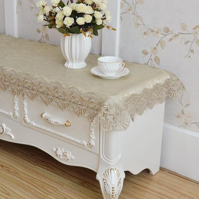 Rechteckige Spitzentischdecke mit floralem Muster von Your Warm Home in Beige, B/T: 130 x 74 cm - Bild 1