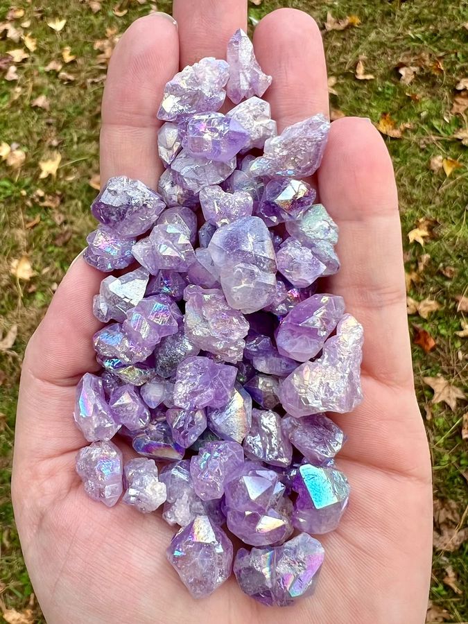 Aura beschichteter Amethyst-Blumencluster von CrystalHola in Lila, AA-Qualität als Drahtwickelstein-Kristallpunkt - Bild 2