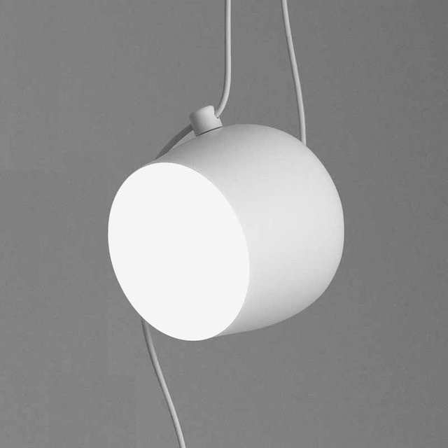 FLOS Aim Small LED-Pendelleuchte in Weiß mit einstellbarem Licht (2700K) - Bild 1