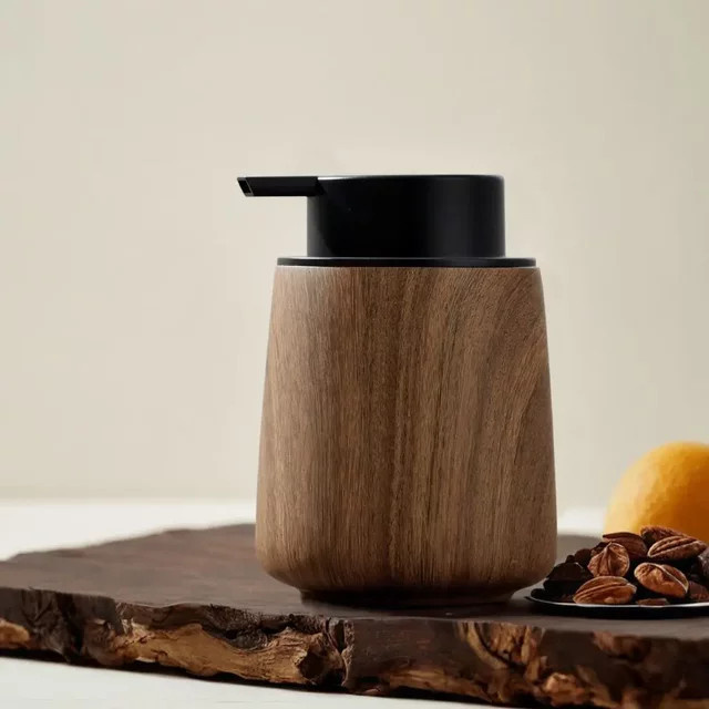 Luxuriöser Schaum-Seifenspender mit Walnussholzmaserung in Braun, B/T/H: 13,0 x 9,3 cm - Bild 1