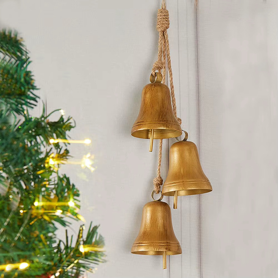 Handgefertigte Vintage Weihnachtsglocken aus Metall in Gold als rustikale Dekoration mit Seil zum Aufhängen - Bild 3