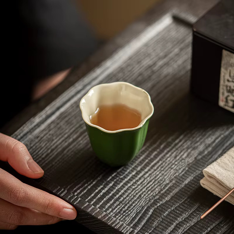 Smaragdgrüne Teetasse aus Keramik im Retro-Design für dein Kung-Fu-Teeset - Bild 2