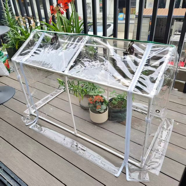 Wind- und frostbeständiges Mehrzweck-Gewächshaus mit verstärkter Spitze und transparentem PVC-Rahmen sowie Thermobezug, B/T/H: 78 x 60 x 60 cm - Bild 1