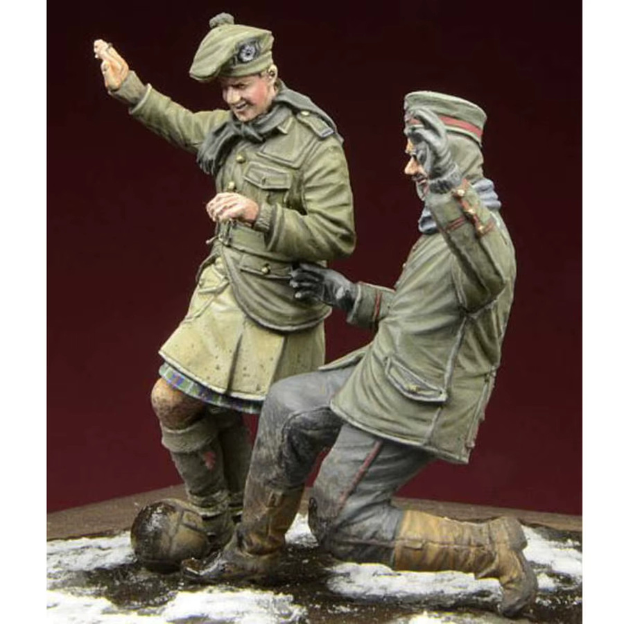Resin-Soldatenmodell, deutsche und britische Soldaten beim Fußballspielen, Bausatz, 1/35 - Bild 2