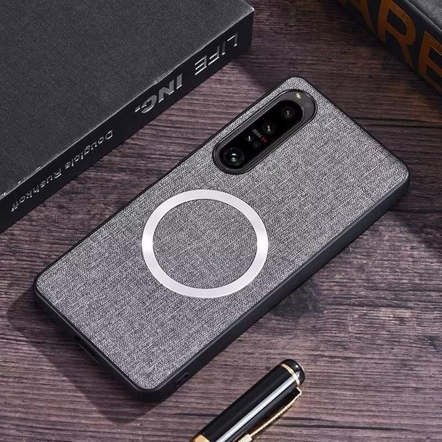 Sony Xperia 1 III Silikon Schutzhülle mit MagSafe Magnetischer Ladefunktion in Grau - Bild 1