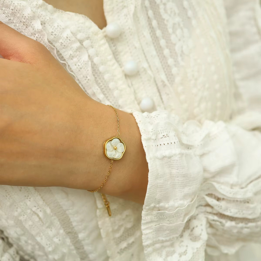 WILD & FREE Armband, Weiße Muschel Charm, Blumen, 18 Karat vergoldet, Edelstahl, Damen - Bild 2