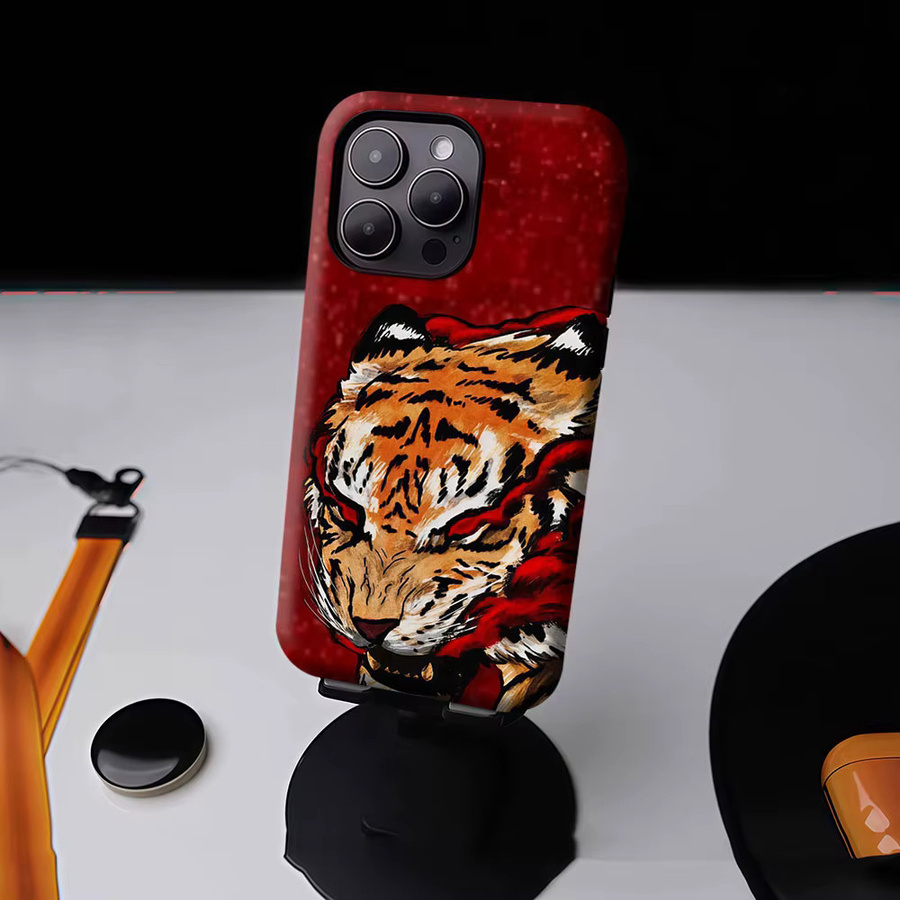 Aurbe Matte 2-in-1 MagSafe Hülle Red Tiger Fury für iPhone 17 16 15 14 Plus Pro Max Stoßfeste Hartschale in Rot - Bild 4
