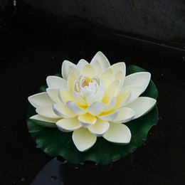 Chenxiaogang Schwimmende künstliche Lotusblüte aus Kunststoff in Weiß für Gartenteich und Terrassendekoration - Bild 1