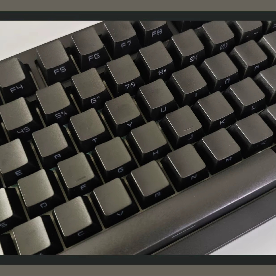 Schwarz-Weiß Tastenkappen im Letter Drive Design für mechanische Tastaturen mit seitlicher Beleuchtung für 60% 65% 75% TKL 96% 100% Layouts - Bild 2