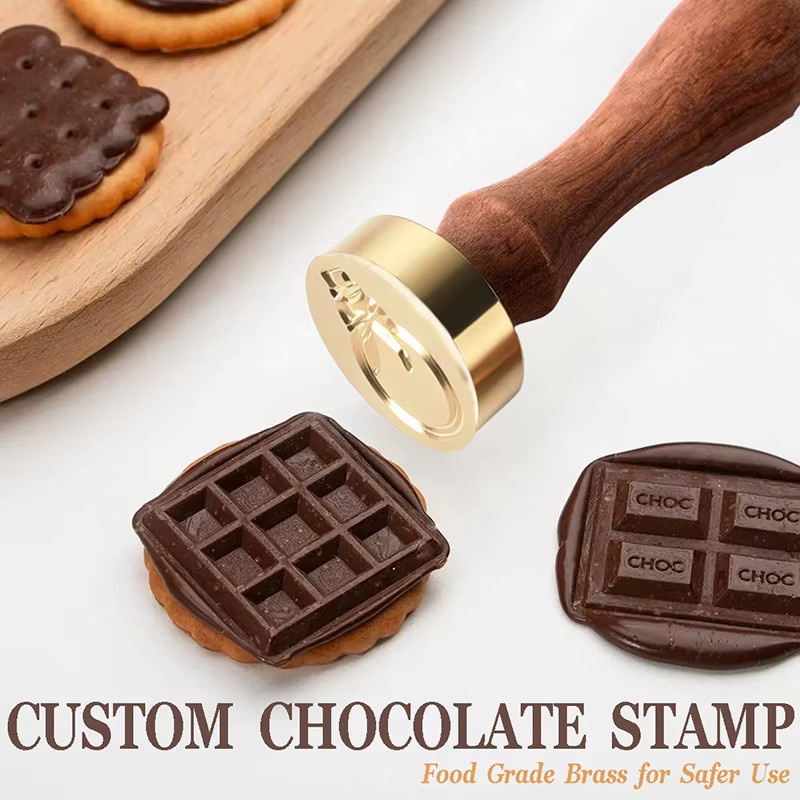 Personalisierte Schokoladenstempel in Lebensmittelqualität mit individuellem Logo-Design in Gold für DIY-Dekorationen von Cupcakes, Plätzchen und Geschenken - Bild 2