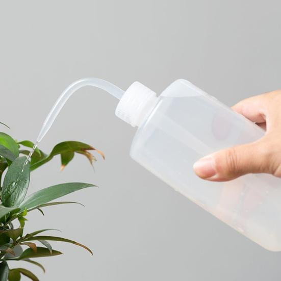 Yousheng Squeeze Gießflasche aus Kunststoff mit Skala und langer gebogener Düse, transparent, 1000 ml - Bild 3