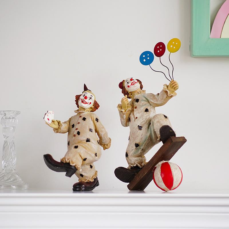 Yiran Furniture Europäische Retro Zirkusclown Figur als niedliche Puppe aus Harz, bunte Tischdekoration für dein Zuhause - Bild 1