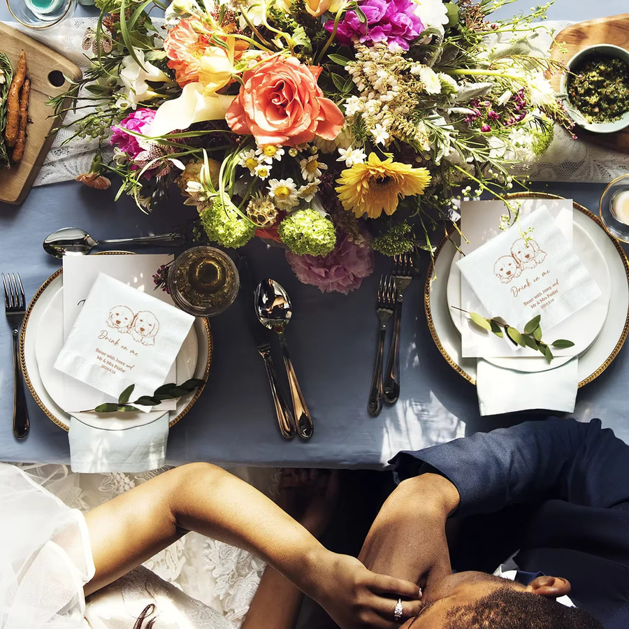 Personalisierte Hochzeits-Papierservietten mit individuellem Monogramm-Druck in Rot und Weiß für Hochzeit, Cocktailparty oder Jahrestag - Bild 2