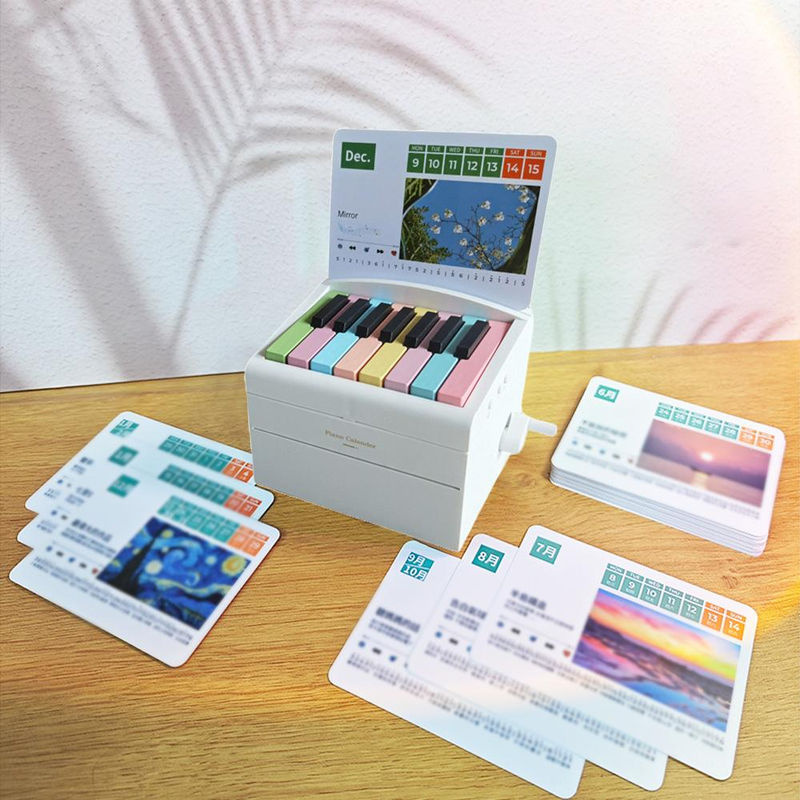TOMTOP JMS Spielbarer Mini Klavier Schreibtischkalender 2024 mit 15 Tasten und Musik-Kalenderkarten in Weiß - Bild 8