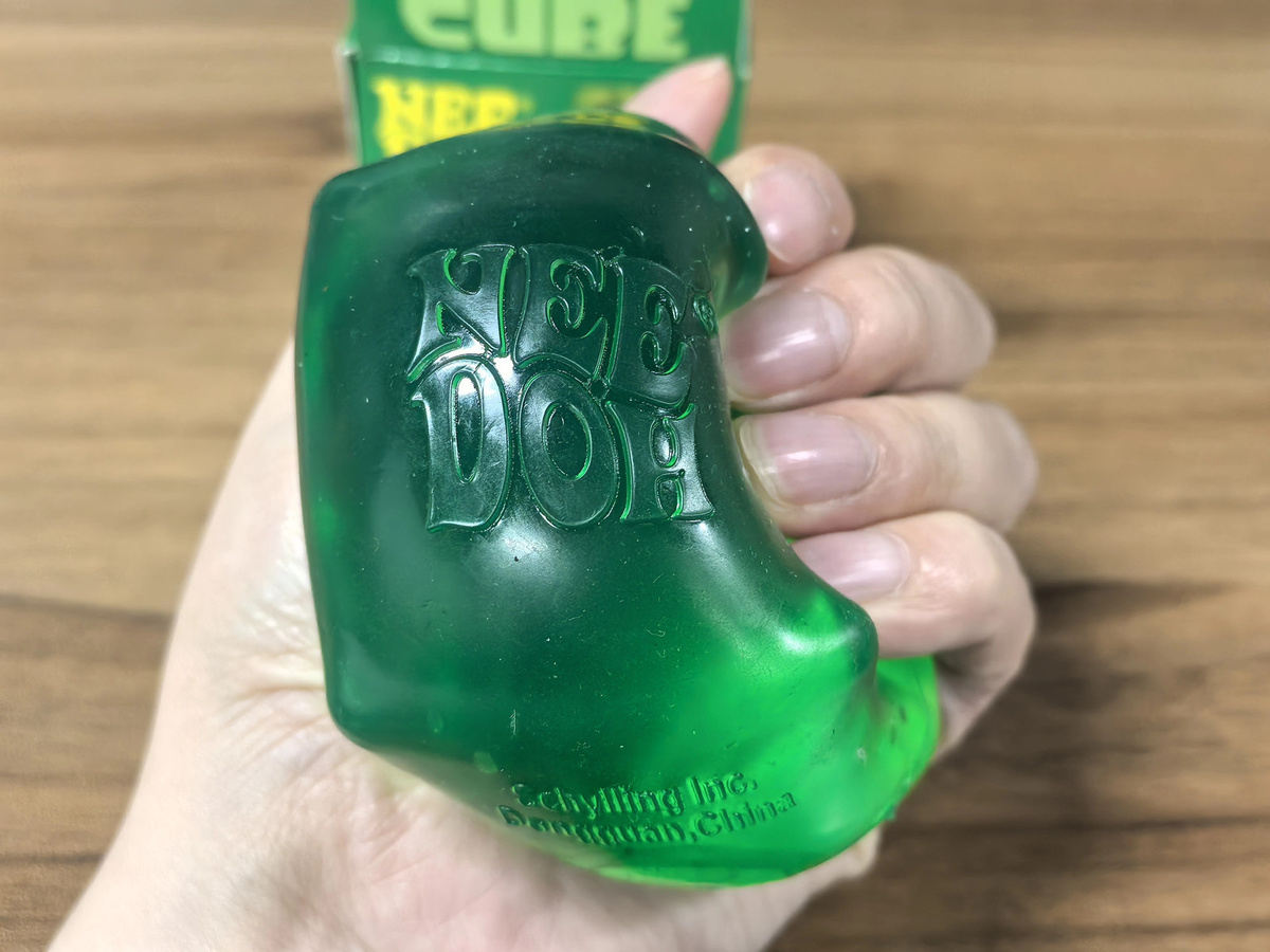 Needoh Sensorisches Spielzeug, Glitzernde Wassertropfenform, green - Bild 2