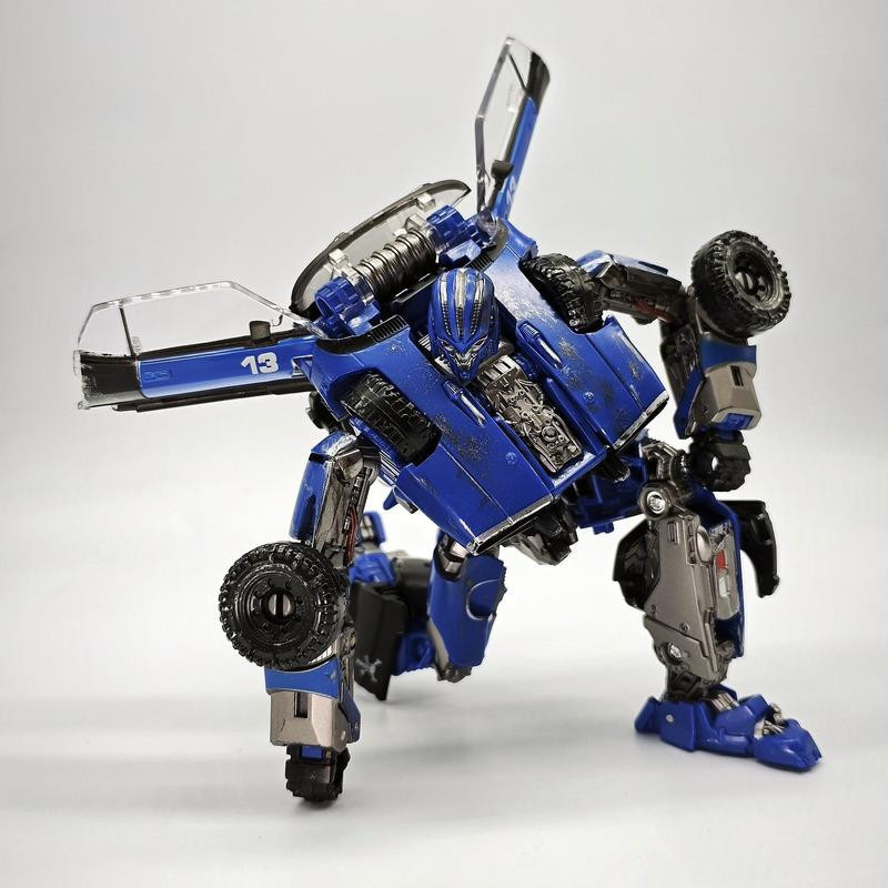 BAIWEI Transformation TW1033 Dropkick Roboter Verformungsauto Actionfigur - Bild 2