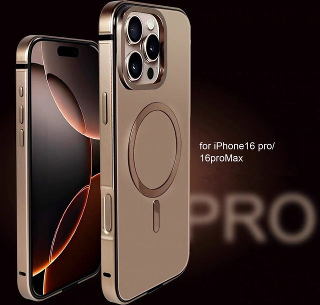 Apple Magnetische Ladehülle aus Titan für iPhone 16 Pro Max, iPhone 17 Pro Max und iPhone 15 Pro Max in Desert Titanium - Bild 1