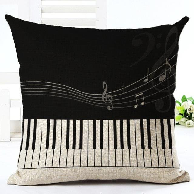 Dekorativer Kissenbezug mit Musiknoten von JMG Clothing aus Baumwolle und Leinen in Schwarz, B/H: 45 x 45 cm - Bild 1