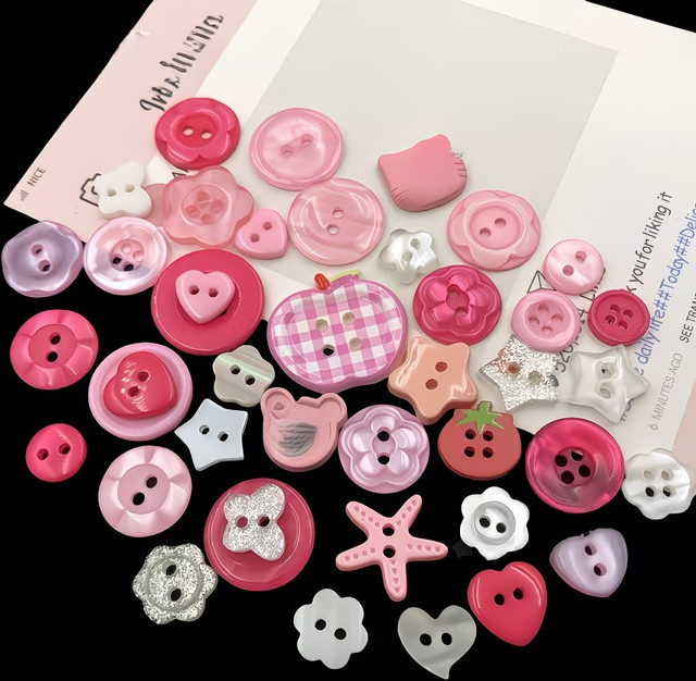 20 bunte DIY-Knöpfe aus Kunststoff in Rosa und Kariert für Bastelarbeiten und Dekorationen - Bild 1