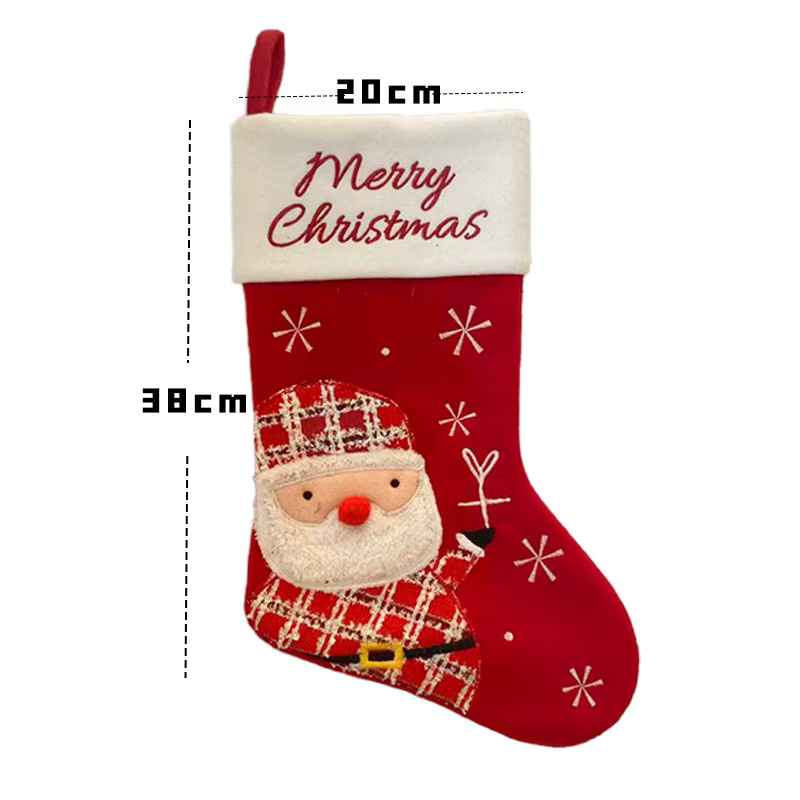 Niedrige Cartoon-Weihnachtsstrümpfe aus Textil mit Weihnachtsmann, Schneemann und Rentier-Motiven in Rot als hängende Weihnachtsdekoration - Bild 2