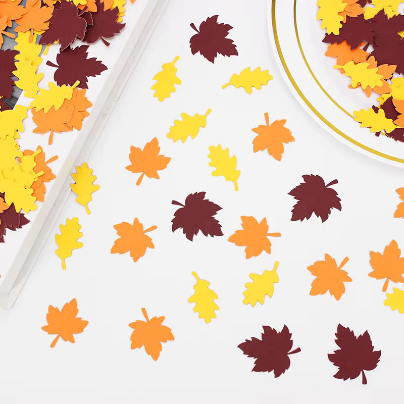 100 Stück VRISE Herbst Ahornblatt Konfetti aus Papier in Mehrfarbig für Thanksgiving, Hochzeit und Geburtstag als Desktop-Dekoration - Bild 4