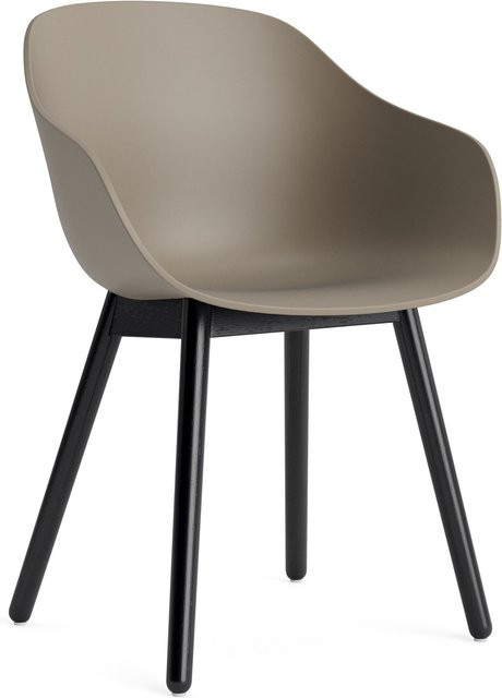 HAY About A Chair AAC 212 mit Armlehnen in Beige und Holzgestell im organischen Design - Bild 1