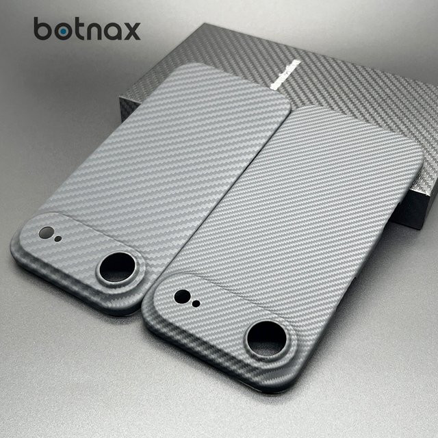 botnax Carbonfaser Hülle für iPhone 17 Pro Max in Schwarz, ultradünne Aramid Schutzhülle aus Carbon für kratzfesten Schutz - Bild 1
