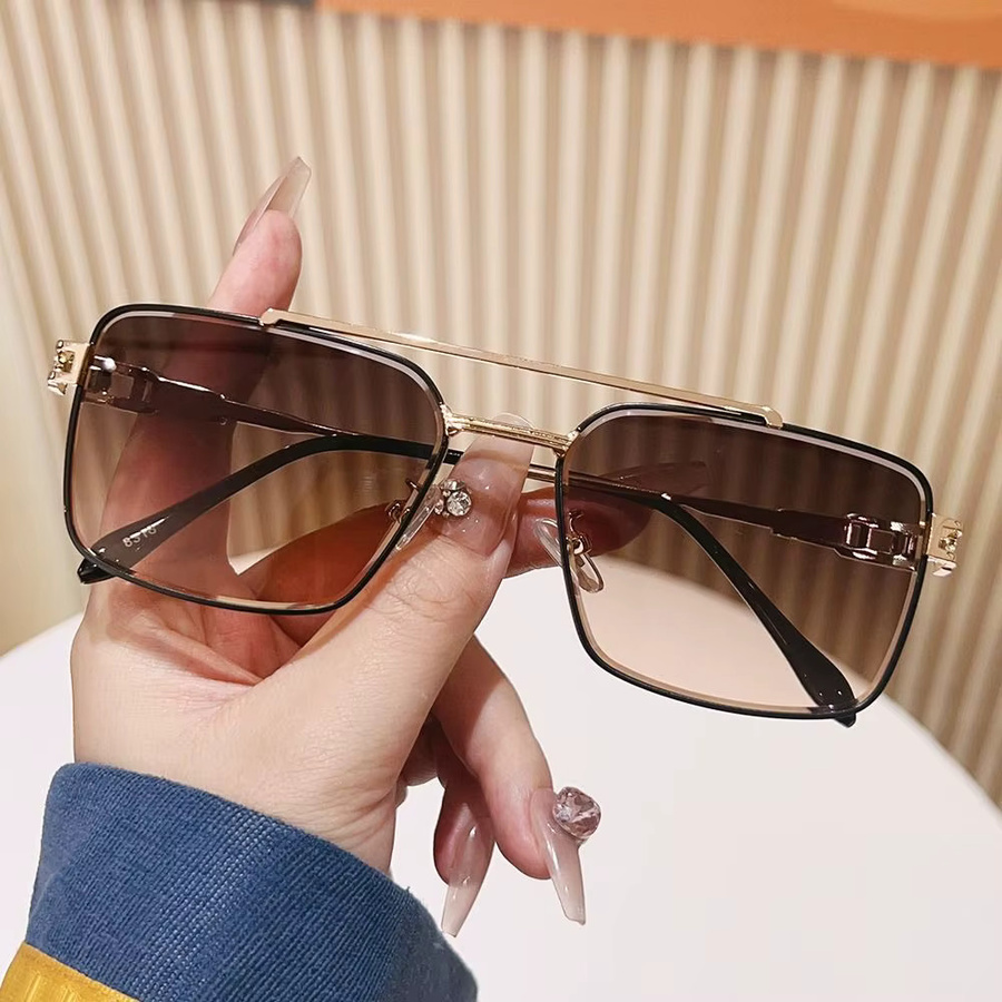Doppelsteg-Sonnenbrille mit Cut-Edge, Metall, Square, Unisex - Bild 2