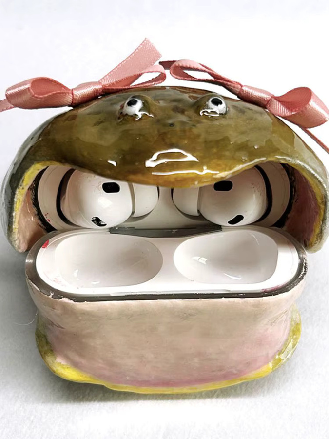 Niche Premium Ugly Frog Schutzhülle für Apple AirPods Pro 2 (2. Generation) in Grün - Bild 2