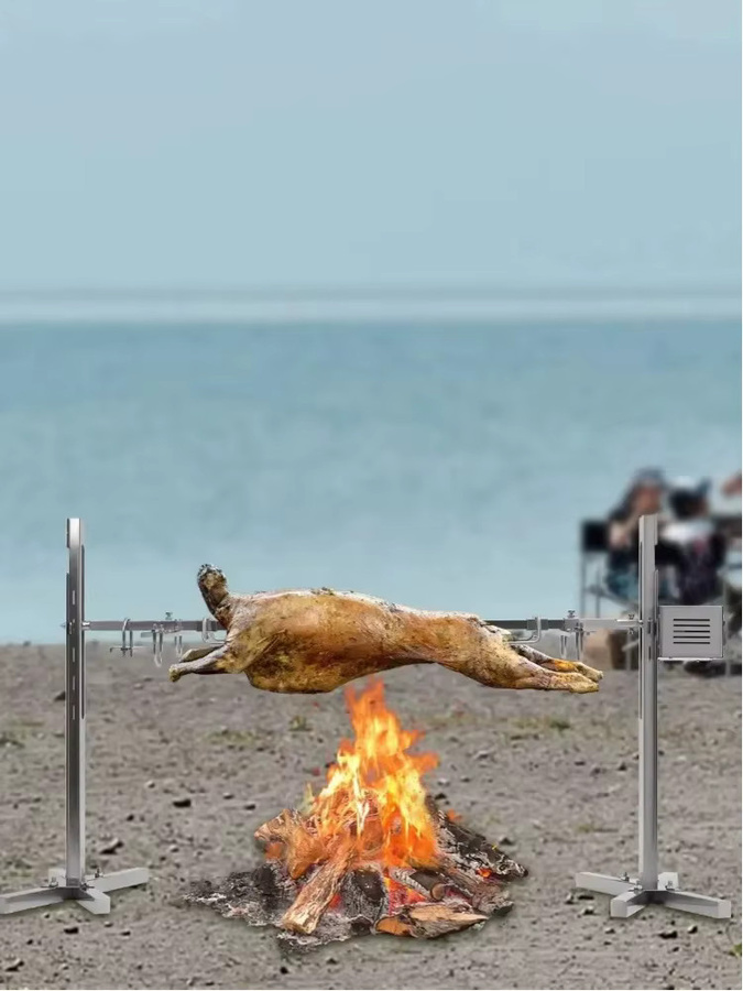 Elektrischer Drehspieß-Grillständer in Silber, höhenverstellbar und automatisch rotierend für Hähnchen, Lamm oder Truthahn, B/T/H: 134 x 75 x 22,3 cm - Bild 3