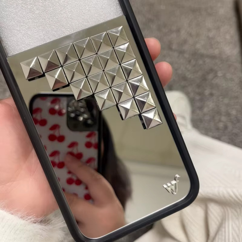 Potdemiel Handyhülle Wildflower 3D Silber mit Massivnieten für iPhone 12 bis iPhone 17 Pro Max Plus - Bild 2
