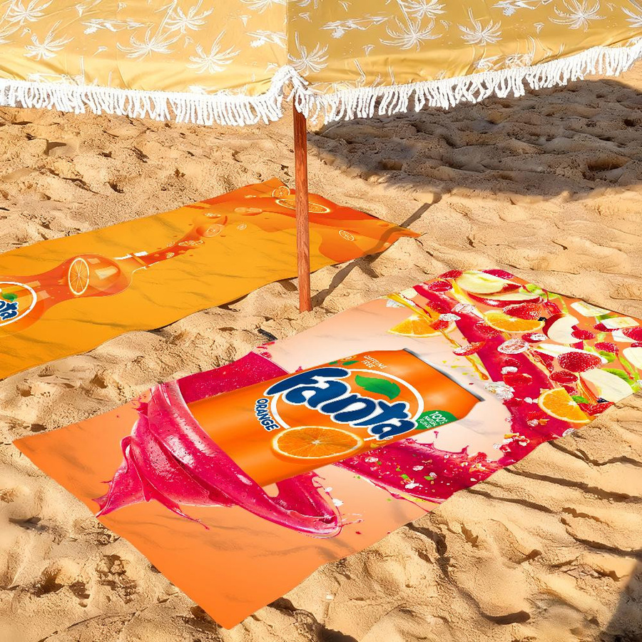 Schnelltrocknendes Sporthandtuch mit Fanta-Getränk Motiv in Orange und Weiß, Breite: 30 cm, Höhe: 60 cm - Bild 2