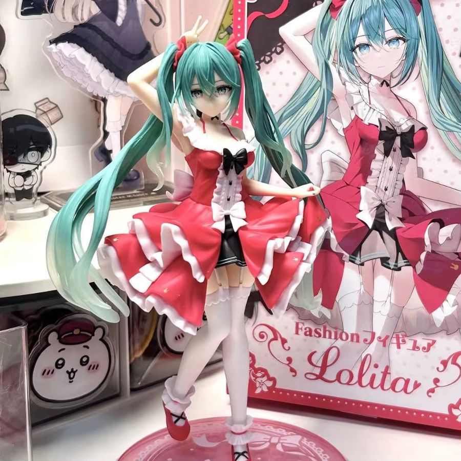 Bandai Hatsune Miku Lolita Anime Figur in Multicolor als dekoratives Modell für deinen Schreibtisch - Bild 2