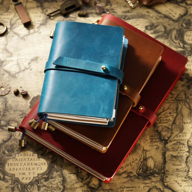 AIGUONIU Vintage Notebook aus echtem Rindsleder in Blau als handgemachter Planer und Organizer - Bild 1