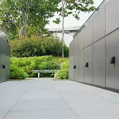 Bega 22261 LED Wandleuchte in Schwarz und Grau für moderne Treppenbeleuchtung