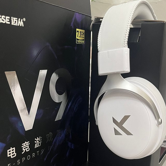 MCHOSE V9 Pro Over-Ear-Gaming-Headset in Weiß mit Vier-Modus-Konnektivität und langer Akkulaufzeit - Bild 1